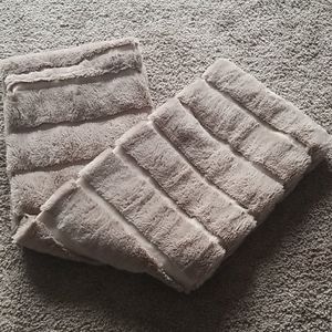 Fuzzy infinity scarf